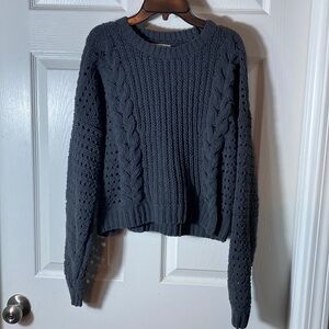 Hollister Cable Knit Cropped Sweater Size XS Gray Scoop Neck